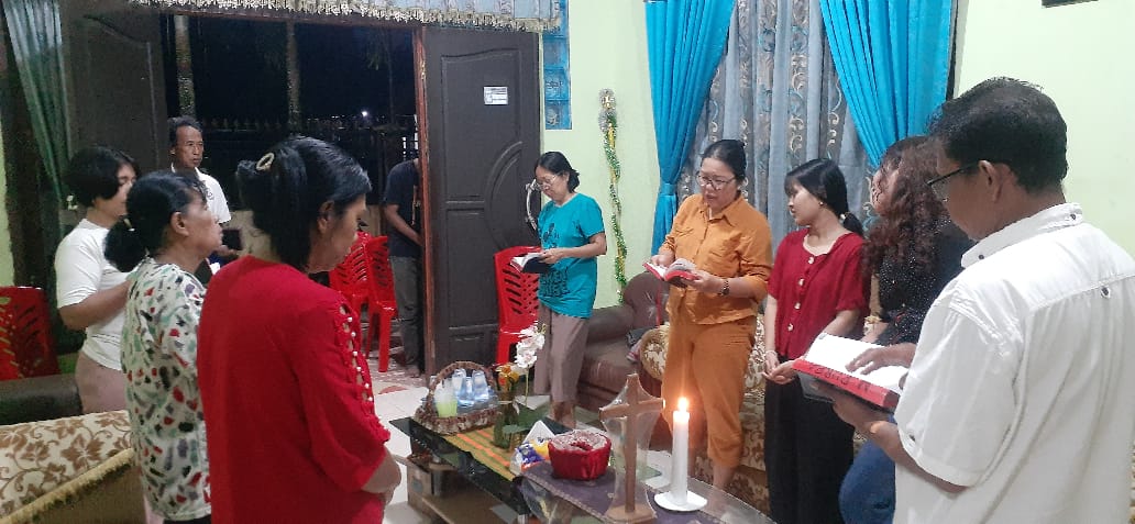 Doa Arwah dari Umat Lingkungan Santo Stefanus di Sorong Papua Barat Daya