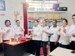 yang jatuh di tanah baik berarti kita mendengar dan mengerti sehingga menghasilkan buah berlimpah.