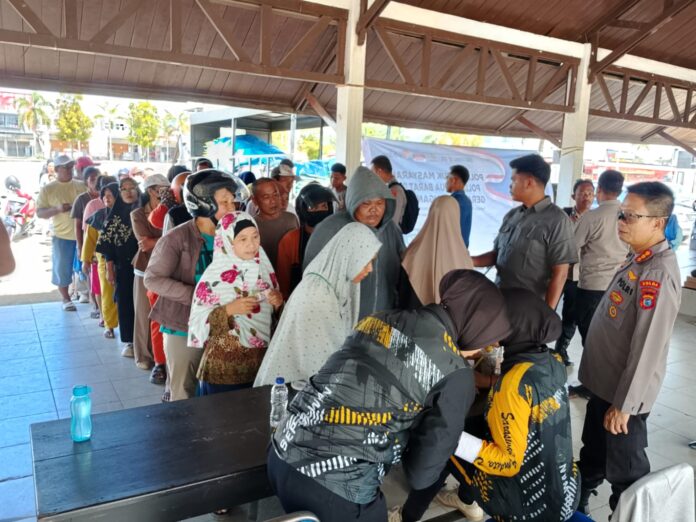 Kapolda Papua Barat Daya Brigjen Pol Gatot Haribowo S.I.K., M.A.P melalui Direktur Binmas Kombes Pol M. Erfan, S.I.K, menyiapkan sebanyak 20 ton beras murah