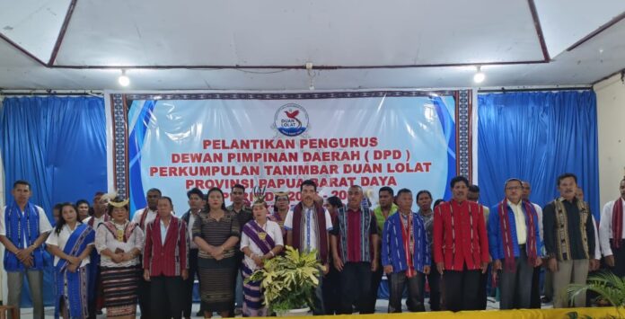 WhatsApp Image 2025-10-11 at 17.17.16 Gubernur Saksikan Duan Lolat Lantik Pengurus Perkumpulan Tanimbar Duan Lolat Provinsi Papua Barat Daya