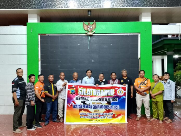 WhatsApp Image 2025-10-26 at 22.04.15 Dirintelkam Polda Papua Barat Daya Bertemu Ikatan Pencak Silat Indonesia Kota Sorong