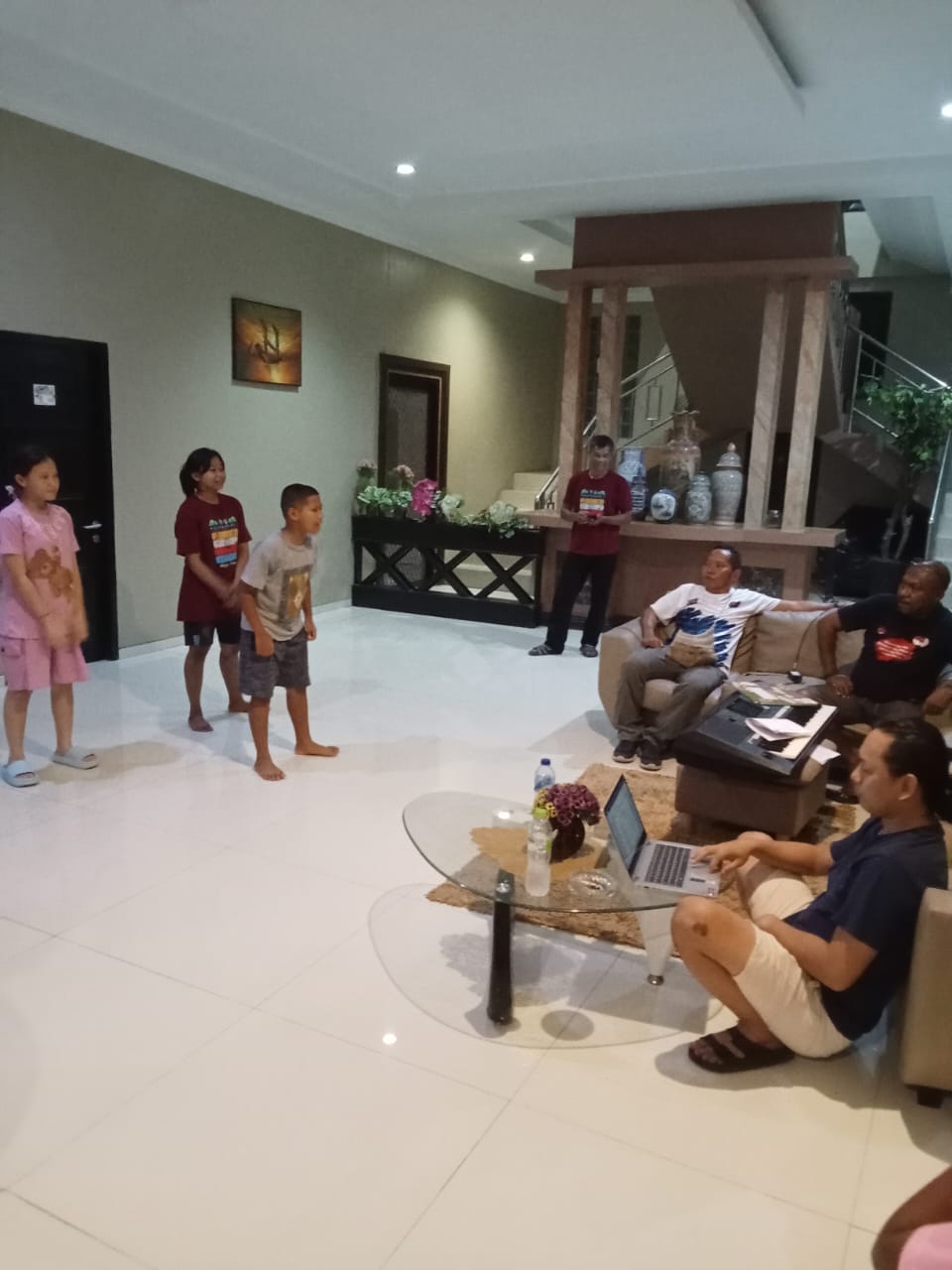 Keterbatasan waktu bukan halangan, semangat juang adalah kunci untuk memeriahkan kegiatan ini....ini berarti bahwa antusiasme setiap kontingen