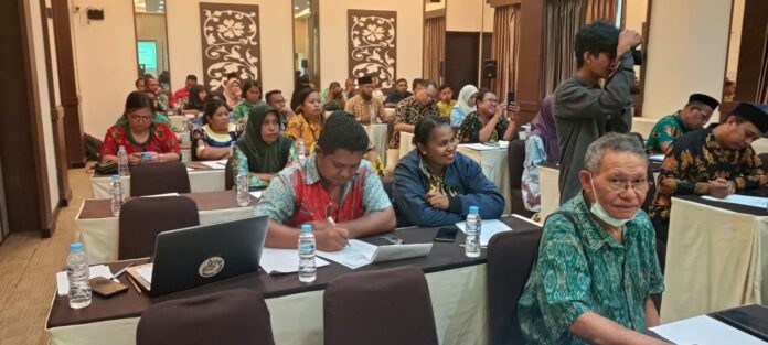 Penyuluh Agama Islam, Katolik, Kristen Kota dan Kabupaten Sorong Provinsi Papua Barat mengikuti bimbingan teknik pembuatan konten digital