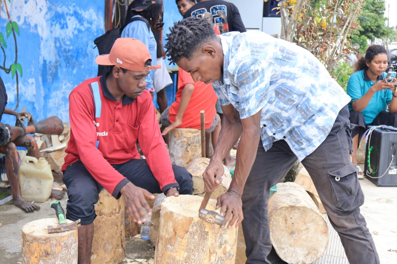 kegiatan ini juga turut melibatkan mahasiswa UNIMUDA Sorong,