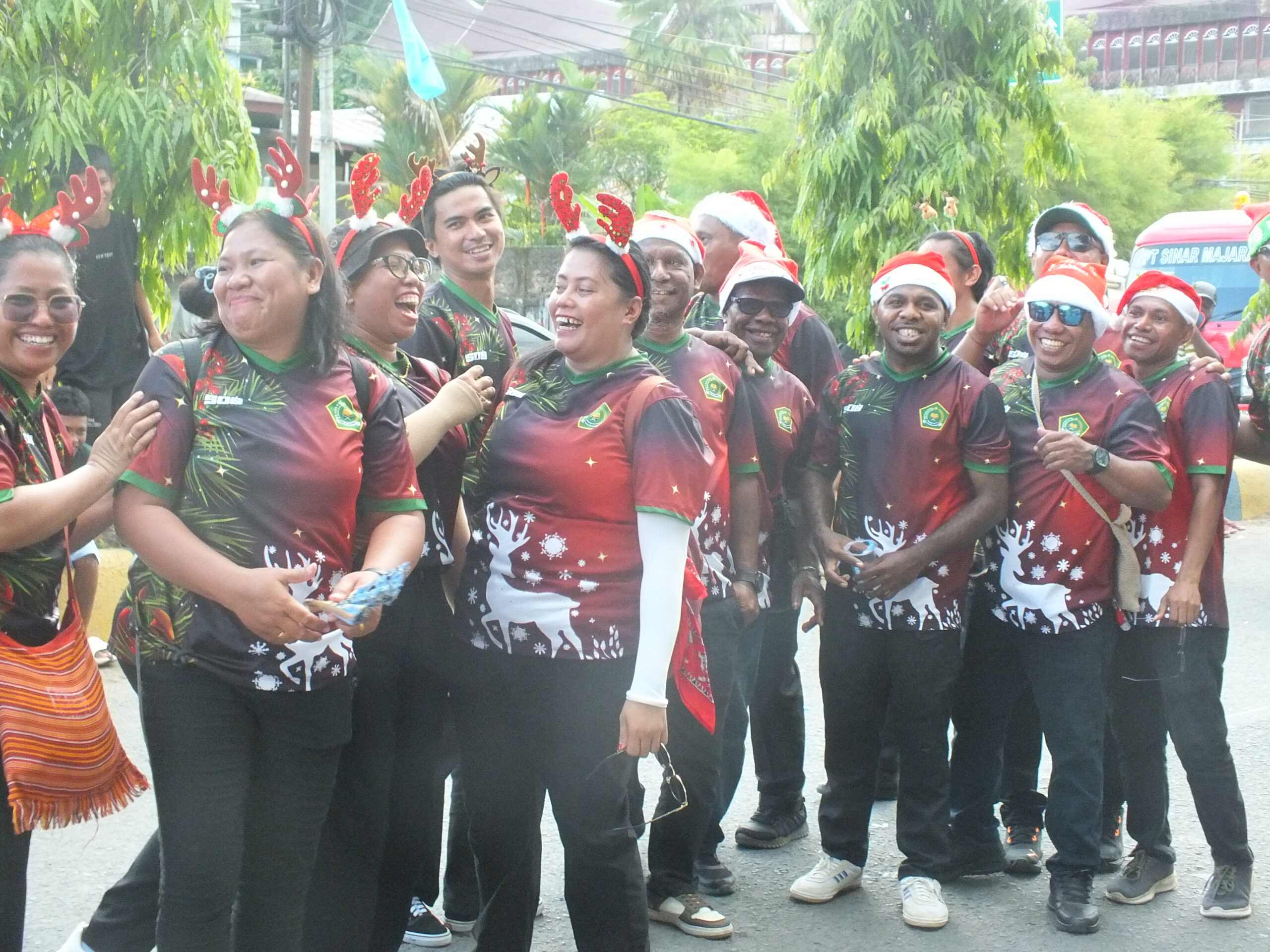 Karnaval Santa Claus mengambil start dari jalan Ahmad Yani depan SUPM Sorong 