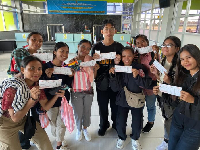 Siswa-Siswi SMA Negeri Kepulauan Tanimbar Penerima Beasiswa Program AFS Global Future Leaders Network 2025 Menuju Jakarta