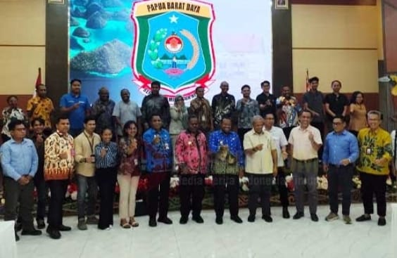 Gubernur: hasil evaluasi sementara menunjukkan tingkat kepatuhan pengusaha alat berat dalam membayar pajak daerah masih rendah