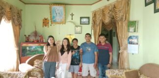 Raja Ampat adalah kabupaten di Papua Barat Daya, Indonesia, yang terkenal sebagai destinasi ekowisata