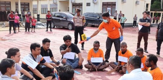 Mencekam Pembunuhan Rekonstruksi: Pejabat Kepolisian, JPU, Penyidik Gabungan, Kuasa Hukum dan Keluarga korban Tersangka