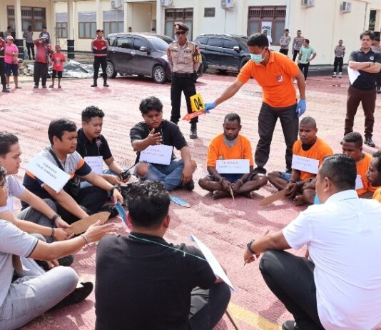 Mencekam Pembunuhan Rekonstruksi: Pejabat Kepolisian, JPU, Penyidik Gabungan, Kuasa Hukum dan Keluarga korban Tersangka