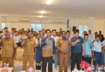 Kepala Dinas Pendidikan dan Kebudayaan PBD Adolof Kambuaya, SH., MSi : Sosialisasi Bahaya Narkoba, Menyiapkan Generasi Emas Papua 2045