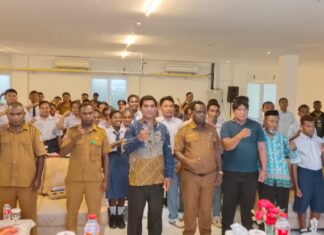 Kepala Dinas Pendidikan dan Kebudayaan PBD Adolof Kambuaya, SH., MSi : Sosialisasi Bahaya Narkoba, Menyiapkan Generasi Emas Papua 2045