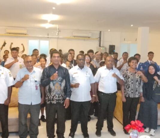 Adolof Kambuaya, SH., MSi : Pelajar Cerdas, Anti Narkoba Papua Barat Daya