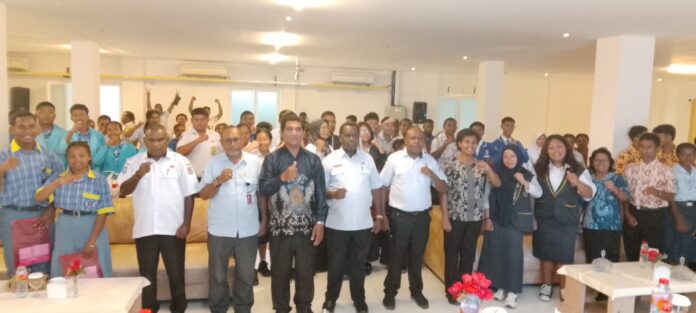 Adolof Kambuaya, SH., MSi : Pelajar Cerdas, Anti Narkoba Papua Barat Daya