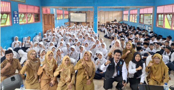 lingkungan pendidikan menjadi kebutuhan strategis, terutama bagi generasi muda yang berada pada fase perkembangan identitas dan rentan terhadap pengaruh lingkungan eksternal. Pendidikan pencegahan sejak dini dipandang sebagai pendekatan paling efektif dalam