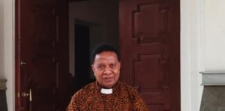 Pater. Dr. Lewi Ibori, OSA., MM : Teluk Bintuni Tidak Jatuh Dari Langit