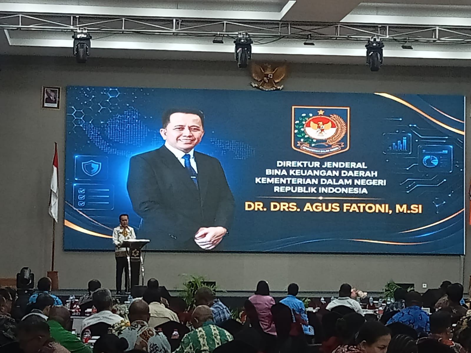 “Melalui sistim ini, proses pengajuan, penertiban, penyampaian, verifikasi dan pemrosesan SP2D dapat dilaksanakan secara elektronik dan terintegrasi antara Pemerintah PBD