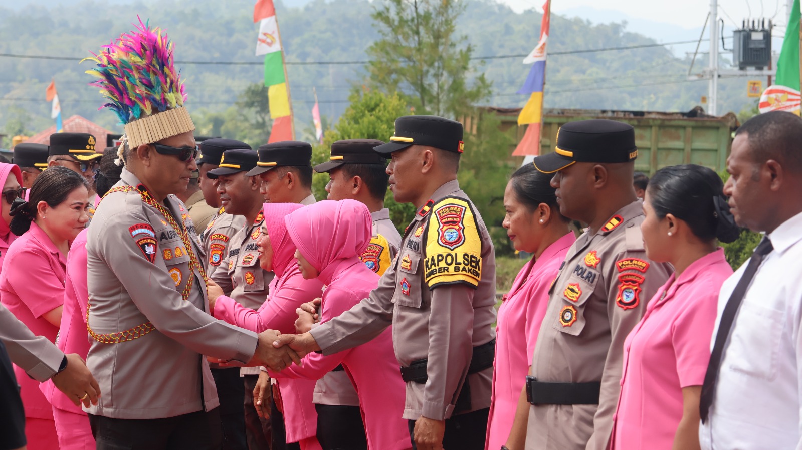 “Sinergi dengan pemerintah daerah, TNI, tokoh adat, tokoh agama dan seluruh elemen masyarakat adalah nilai penting 