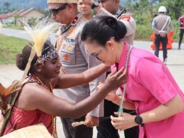 Brigjen Pol. Audie S. Latuheru, S.I.K., M.Han., : Perkuat Sinergi dan Kamtibmas Tambrauw Brigjen Pol. Audie S. Latuheru, S.I.K., M.Han., mengatakan Polri harus terus memperkuat sinergi dan kamtibmas di Kabupaten Tambrauw, Provinsi Papua Barat Daya