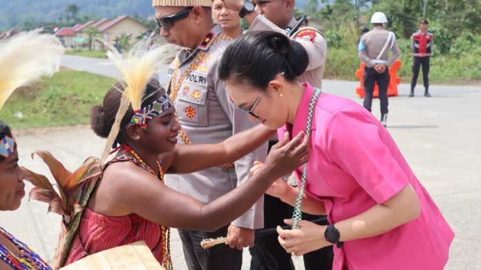 Brigjen Pol. Audie S. Latuheru, S.I.K., M.Han., mengatakan Polri harus terus memperkuat sinergi dan kamtibmas di Kabupaten Tambrauw, Provinsi Papua Barat Daya