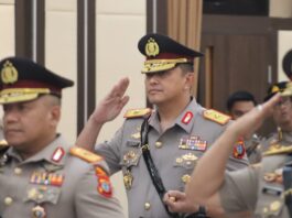 Kapolri Serahkan Tongkat Komando kepada Brigjen Pol Hengki Haryadi Kapolda Papua Barat Daya, Brigjen Pol Audie Sonny Latuheru