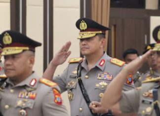Kapolri Serahkan Tongkat Komando kepada Brigjen Pol Hengki Haryadi Kapolda Papua Barat Daya, Brigjen Pol Audie Sonny Latuheru