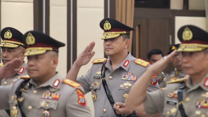 WhatsApp Image 2026-09-03 at 10.58.35 (1) Kapolri Serahkan Tongkat Komando kepada Brigjen Pol Hengki Haryadi Kapolda Papua Barat Daya, Brigjen Pol Audie Sonny Latuheru