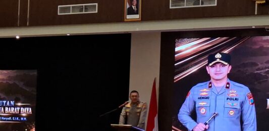Kapolda Papua Barat Daya Brigjen Pol. Dr. Hengki Haryadi, S.H., Ajak Lintas Elemen Wujudkan Kedamaian Kapolda Papua Barat Daya Brigjen Pol. Dr. Hengki Haryadi, S.H., Ajak Lintas Elemen